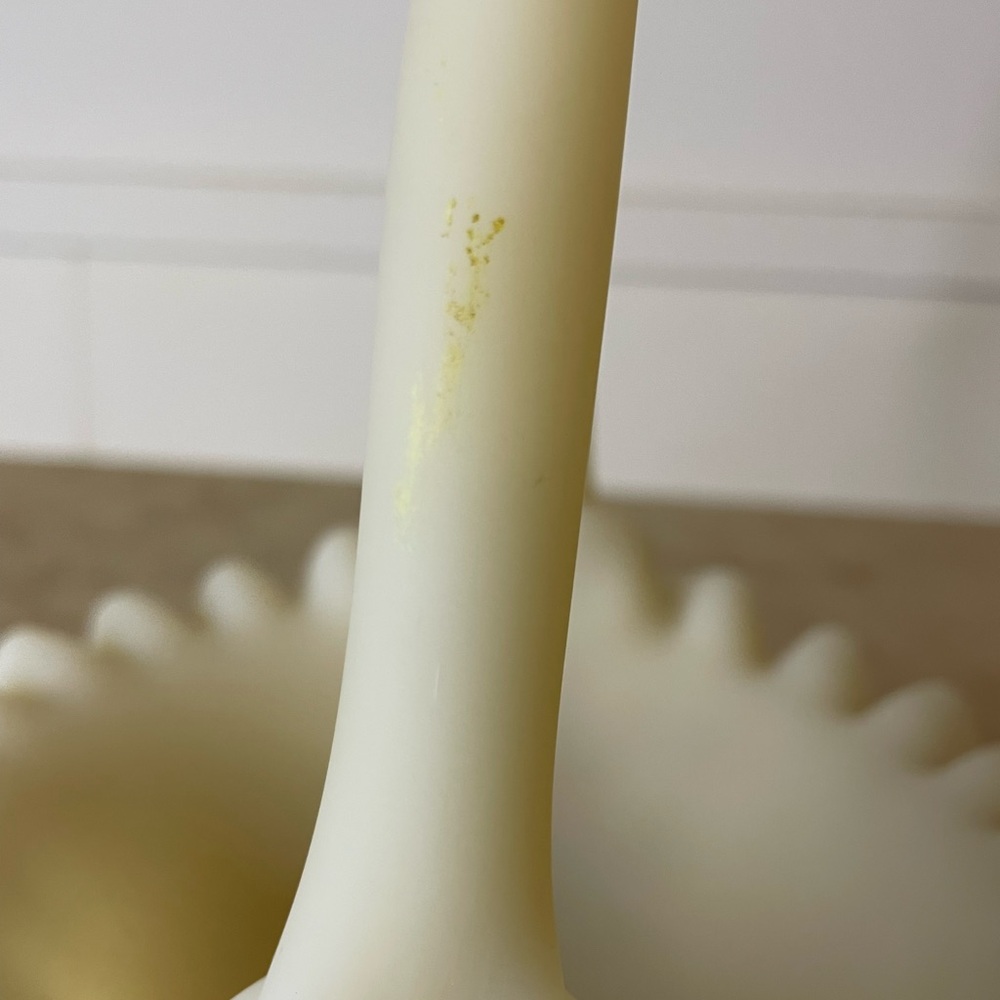Fenton Satin Custard Glass Ruffled Glass Basket - Hand Painted & Signed - Picture 11 of 13